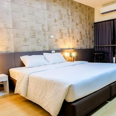 Prajaktra City Hostel Udon Thani Bagian luar foto