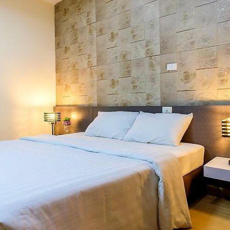 Prajaktra City Hostel Udon Thani Bagian luar foto