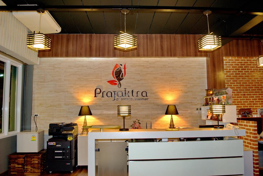 Prajaktra City Hostel Udon Thani Bagian luar foto