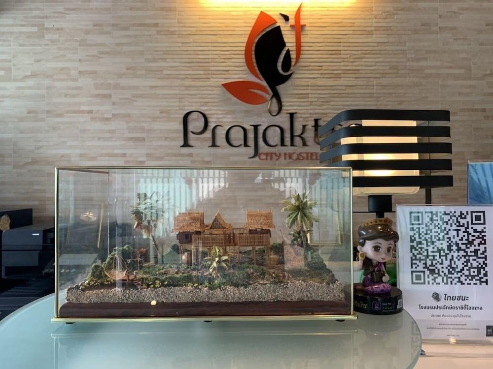 Prajaktra City Hostel Udon Thani Bagian luar foto
