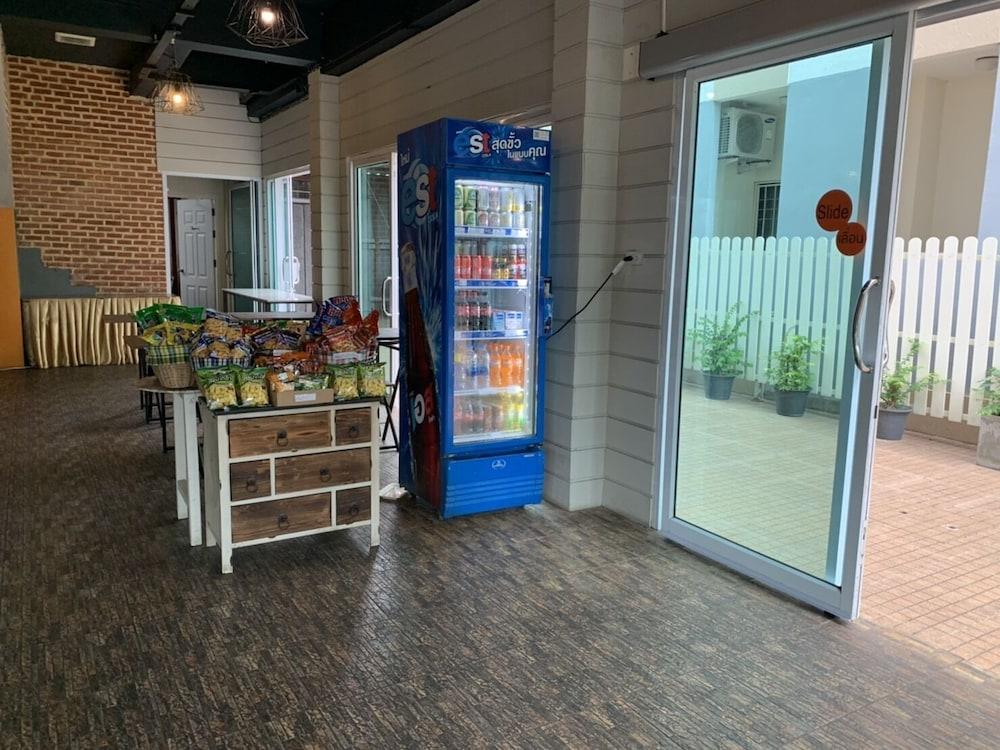Prajaktra City Hostel Udon Thani Bagian luar foto