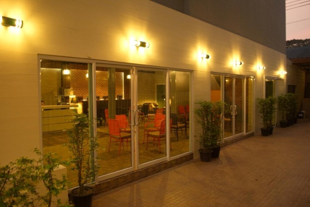 Prajaktra City Hostel Udon Thani Bagian luar foto