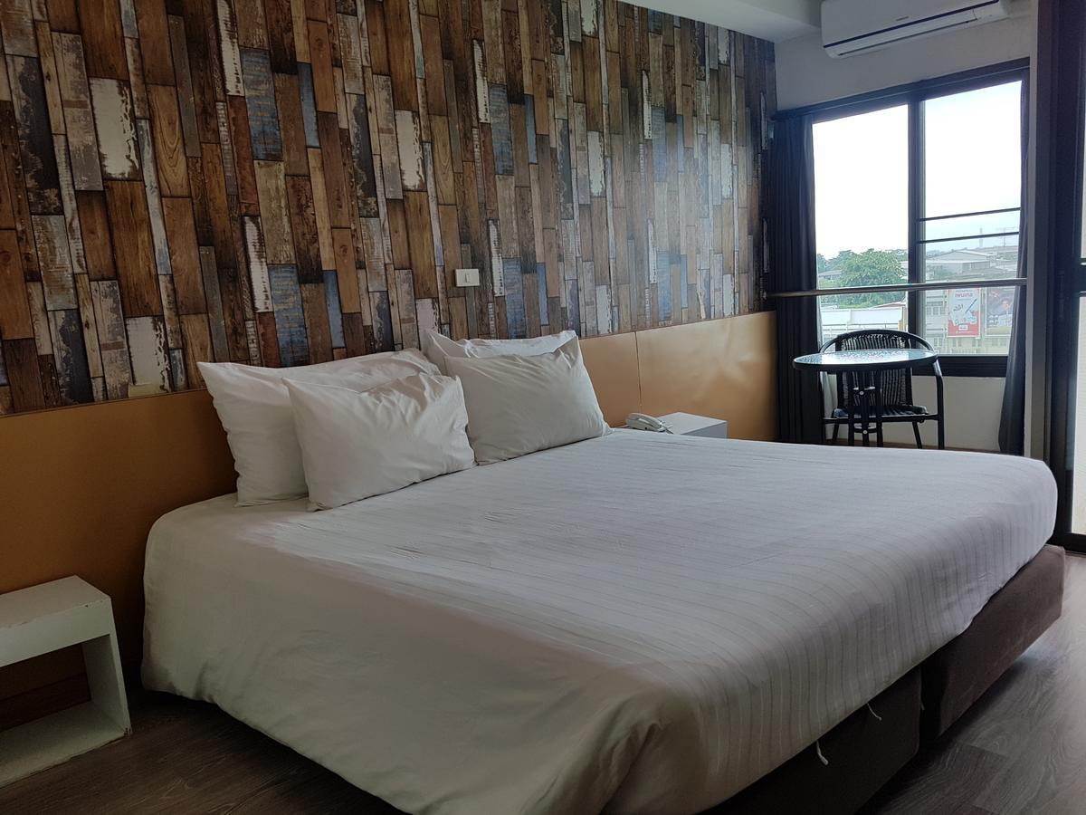 Prajaktra City Hostel Udon Thani Bagian luar foto