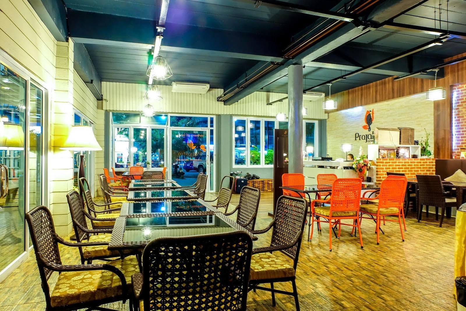 Prajaktra City Hostel Udon Thani Bagian luar foto