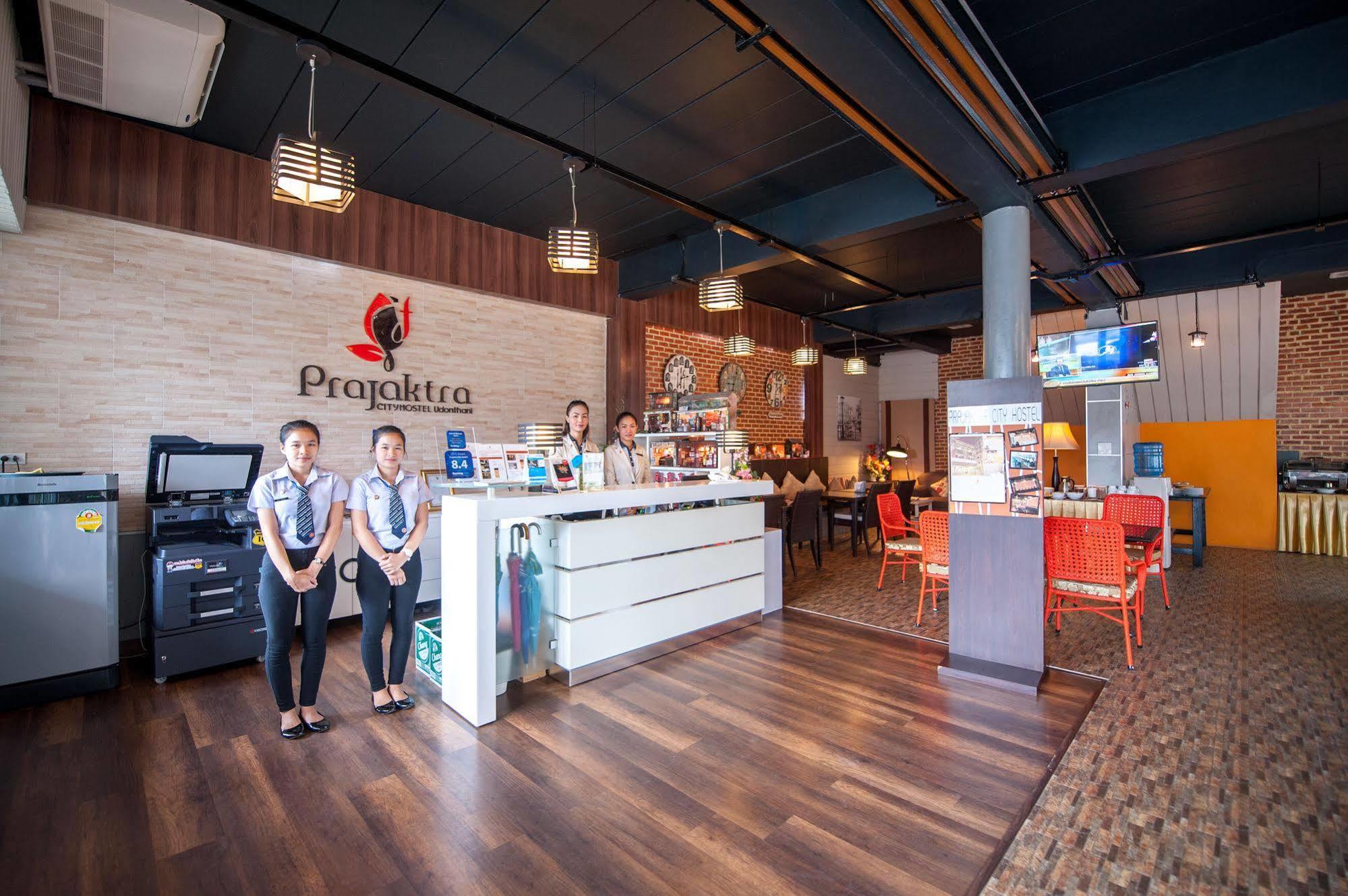 Prajaktra City Hostel Udon Thani Bagian luar foto