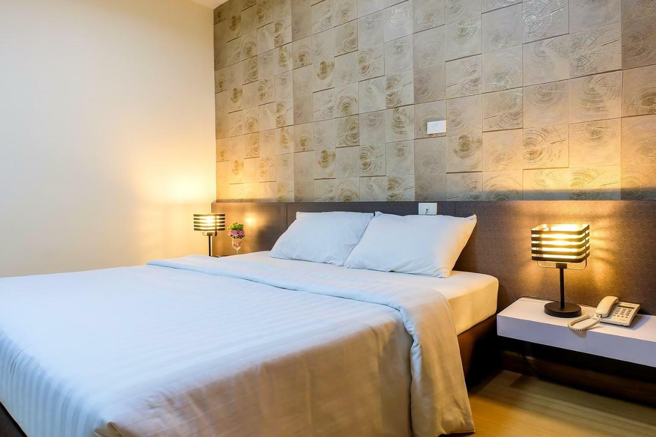 Prajaktra City Hostel Udon Thani Bagian luar foto